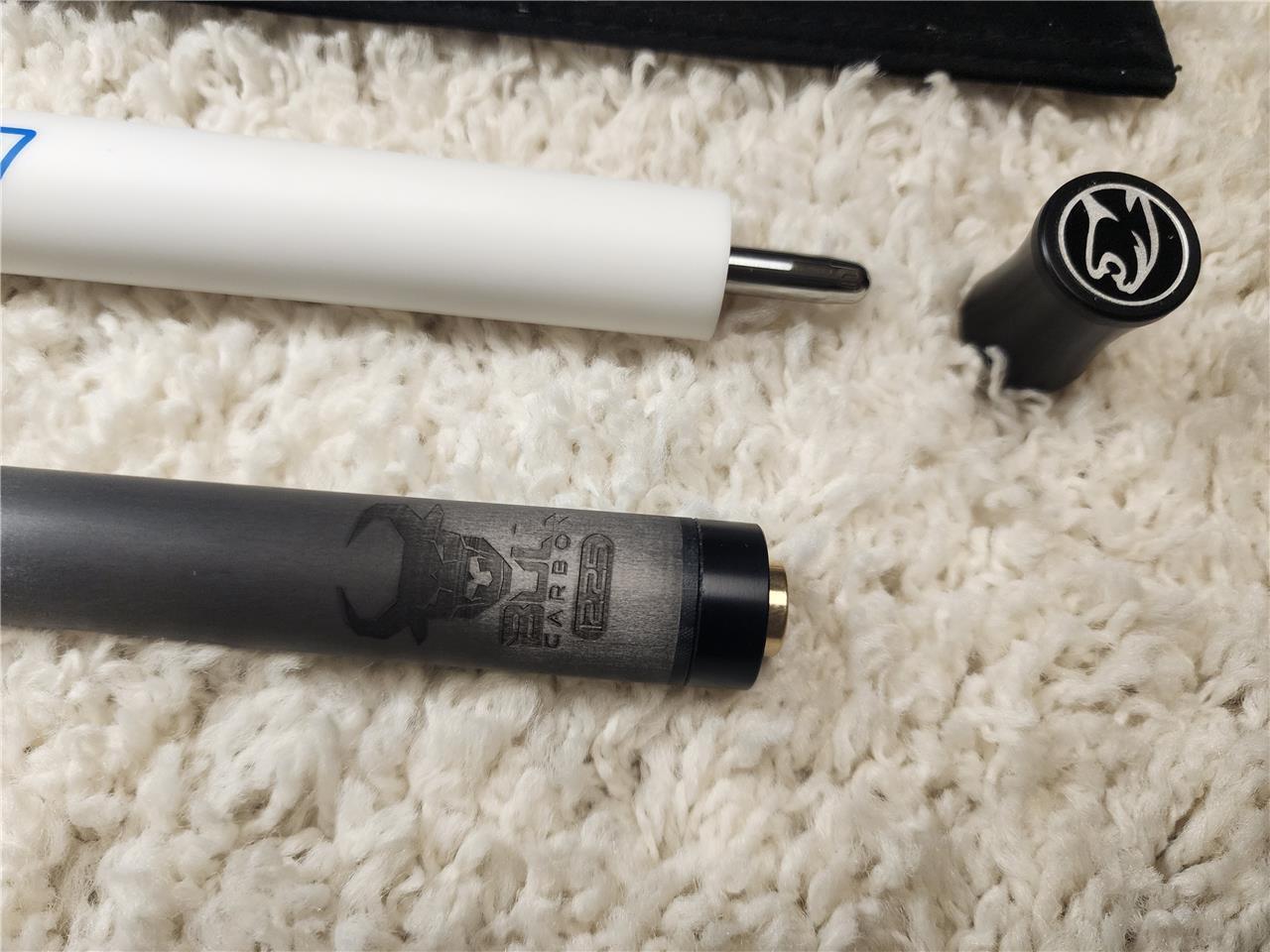 Predator Sport 2 Volt w/ Sport Wrap Pool Cue Uniloc Bull Carbon 12.25 mm Shaft