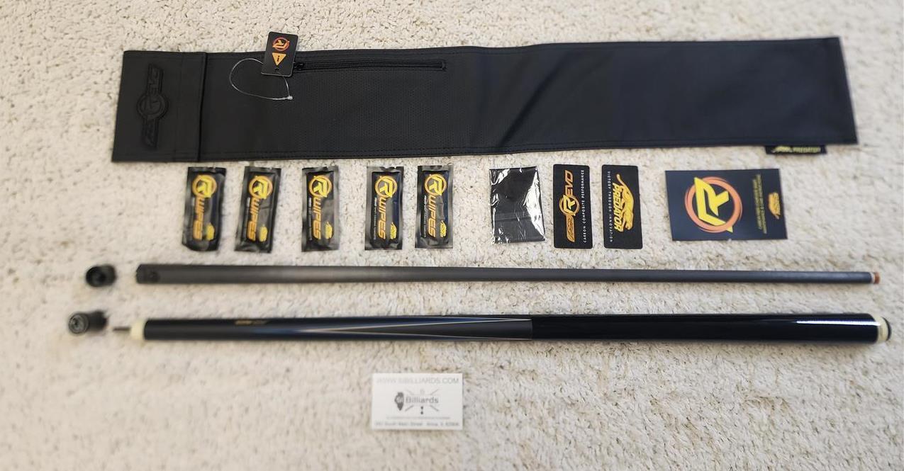 Predator 4 Point Sneaky Pete Black/Blue Points No Wrap Cue With Revo 11.8 New!!!