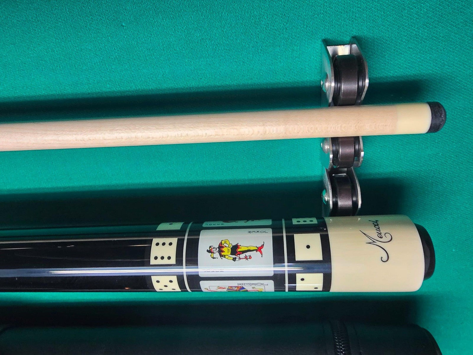 Meucci MEHOF04 Gambler Jokers Pool Cue 19oz Free Hard Case