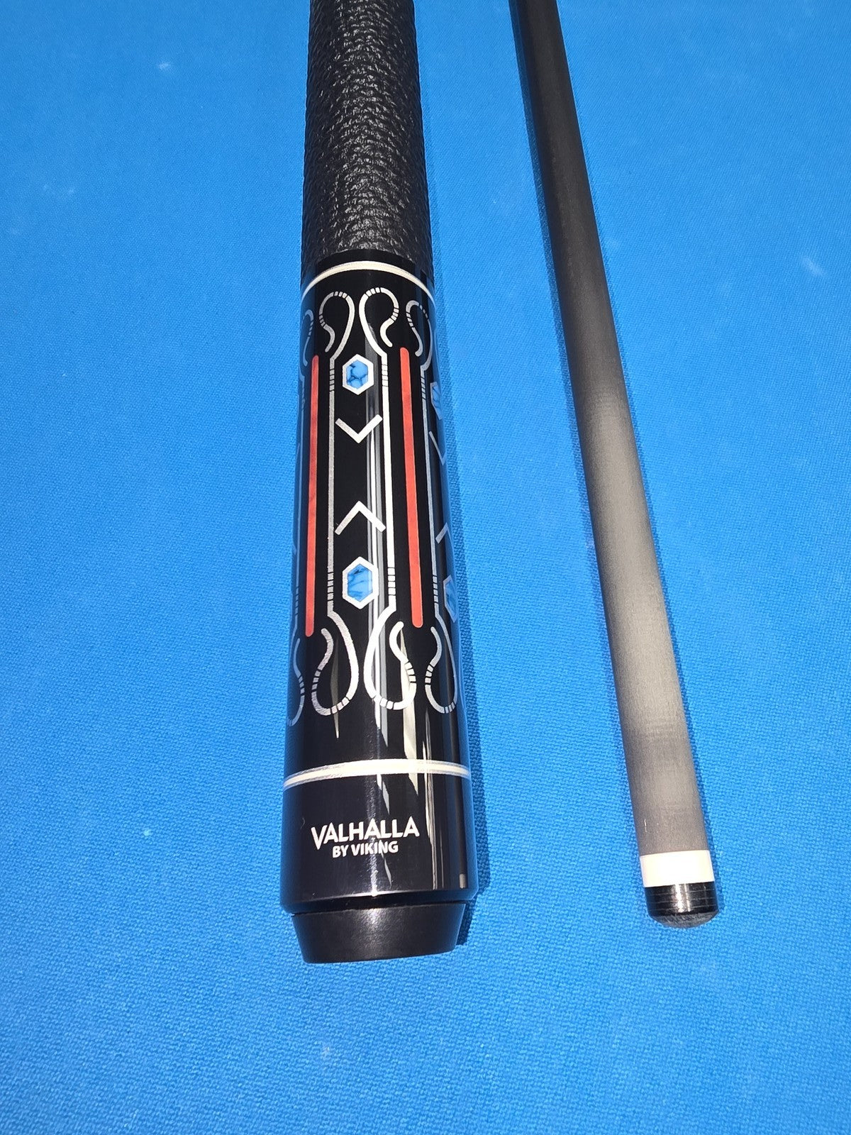 Valhalla VC04 Pool Cue with 12.5mm Carbon Fiber Shaft, 19oz Cue