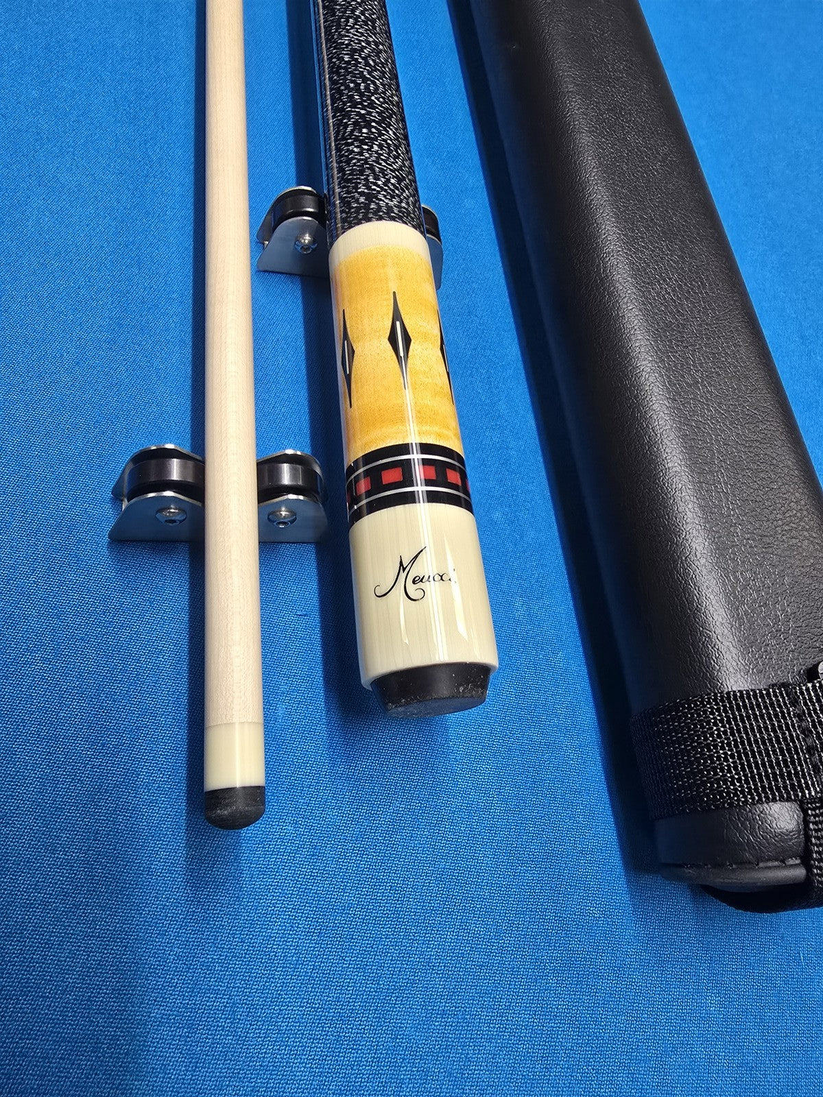 Meucci Mike Massey 3 Pool Cue with Case, Birdseye Maple & Low Deflection