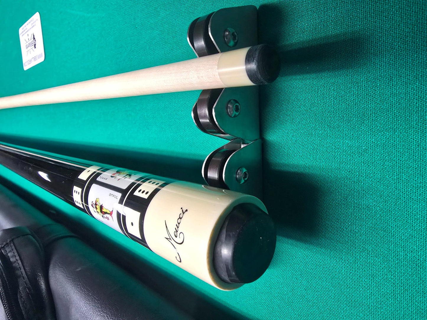Meucci MEHOF04 Gambler Jokers Pool Cue 19oz Free Hard Case