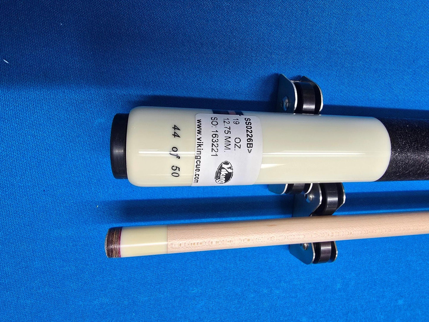 FEBRUARY SS-0226B Smart Shops Pool Cue!  Premium Birdseye Maple 5/50