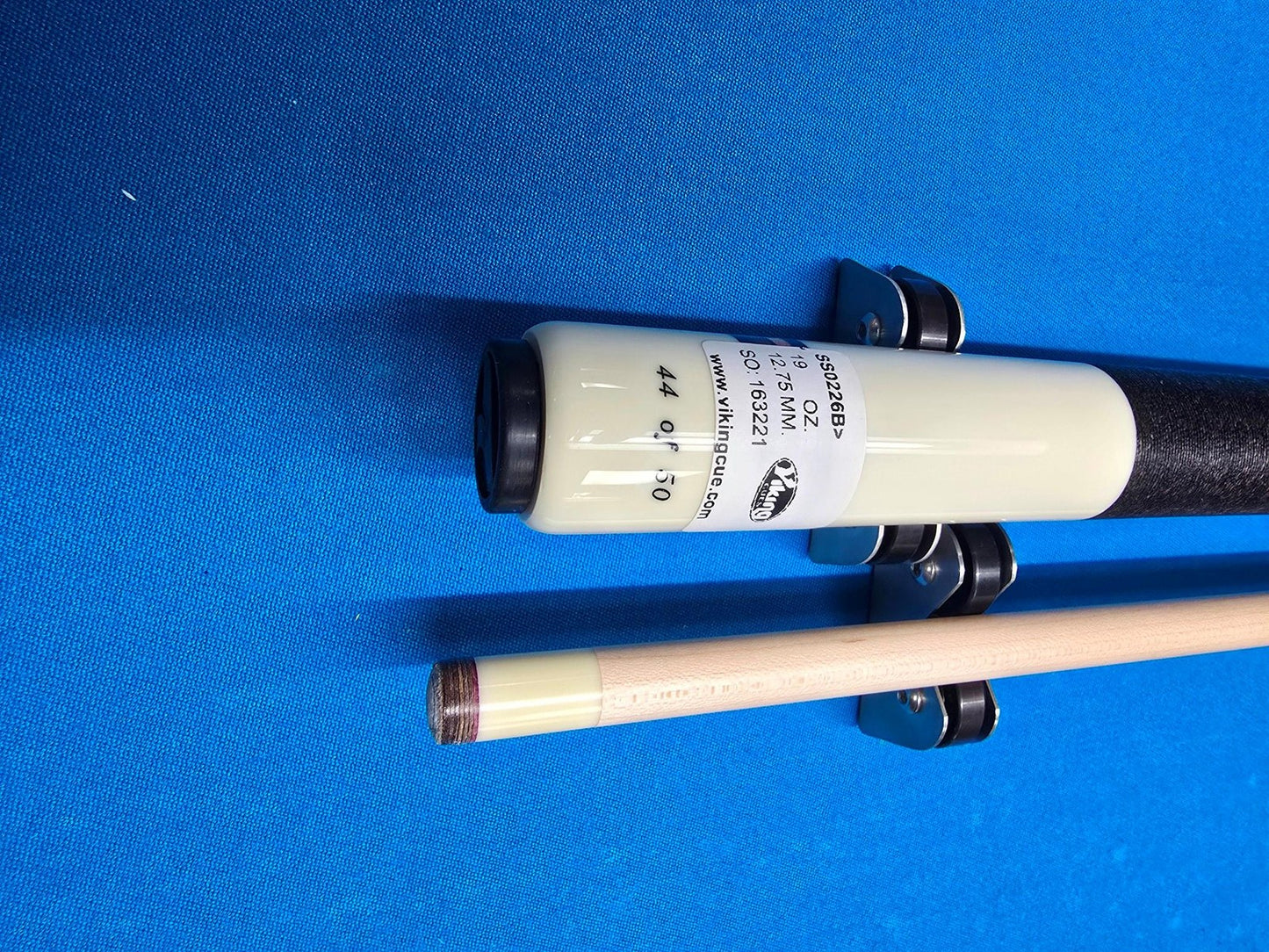 FEBRUARY SS-0226B Smart Shops Pool Cue!  Premium Birdseye Maple 5/50