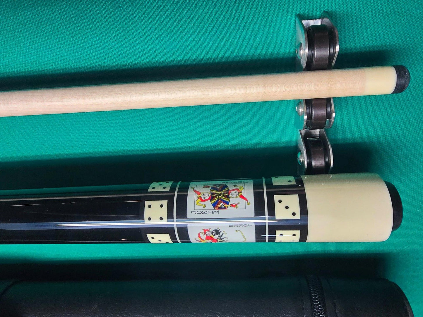 Meucci MEHOF04 Gambler Jokers Pool Cue 19oz Free Hard Case